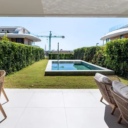 Eden Retreat Luxury 2br With Private Pool Apartmán