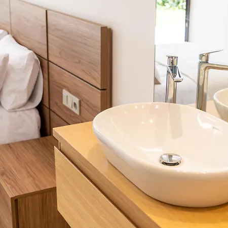 Eden Retreat Luxury 2br With Private Pool 아파트 *