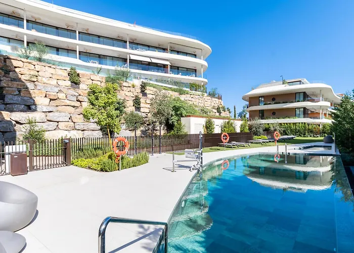 Апартаменты Eden Retreat Luxury 2br With Private Pool *