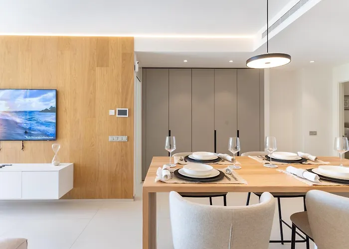 Eden Retreat Luxury 2br With Private Pool Apartment *