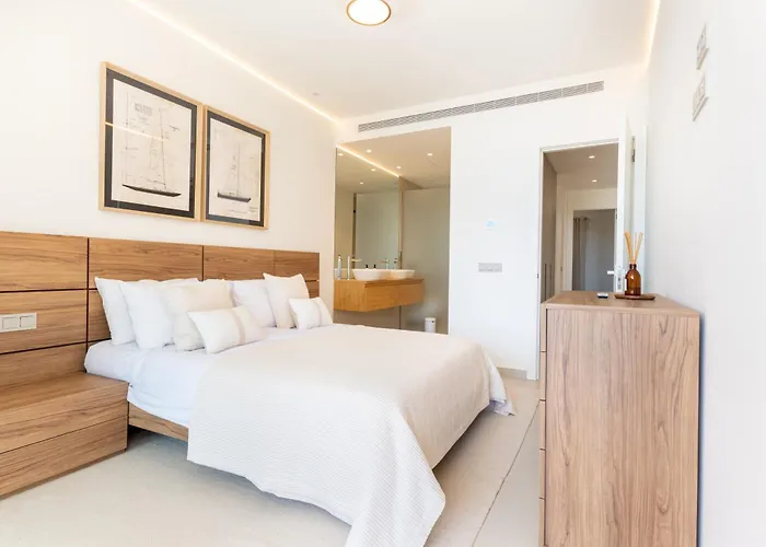 Eden Retreat Luxury 2br With Private Pool Фуэнхирола